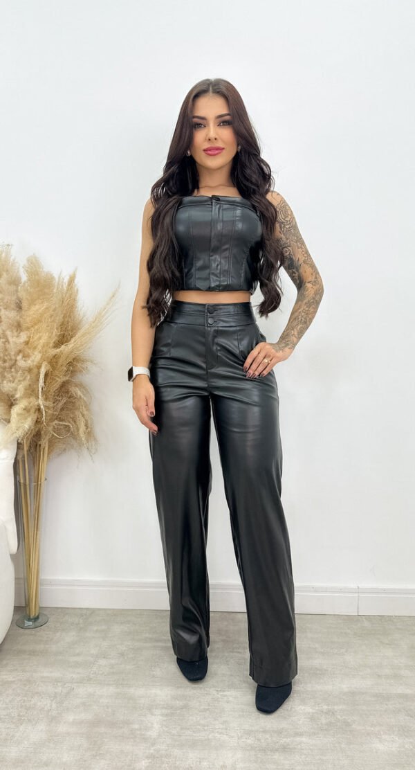 Conjunto Feminino Couro Cropped e Calça Pantalona Jenni - Imagem 8