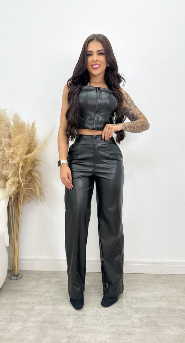Conjunto Feminino Couro Cropped e Calça Pantalona Jenni - Imagem 2
